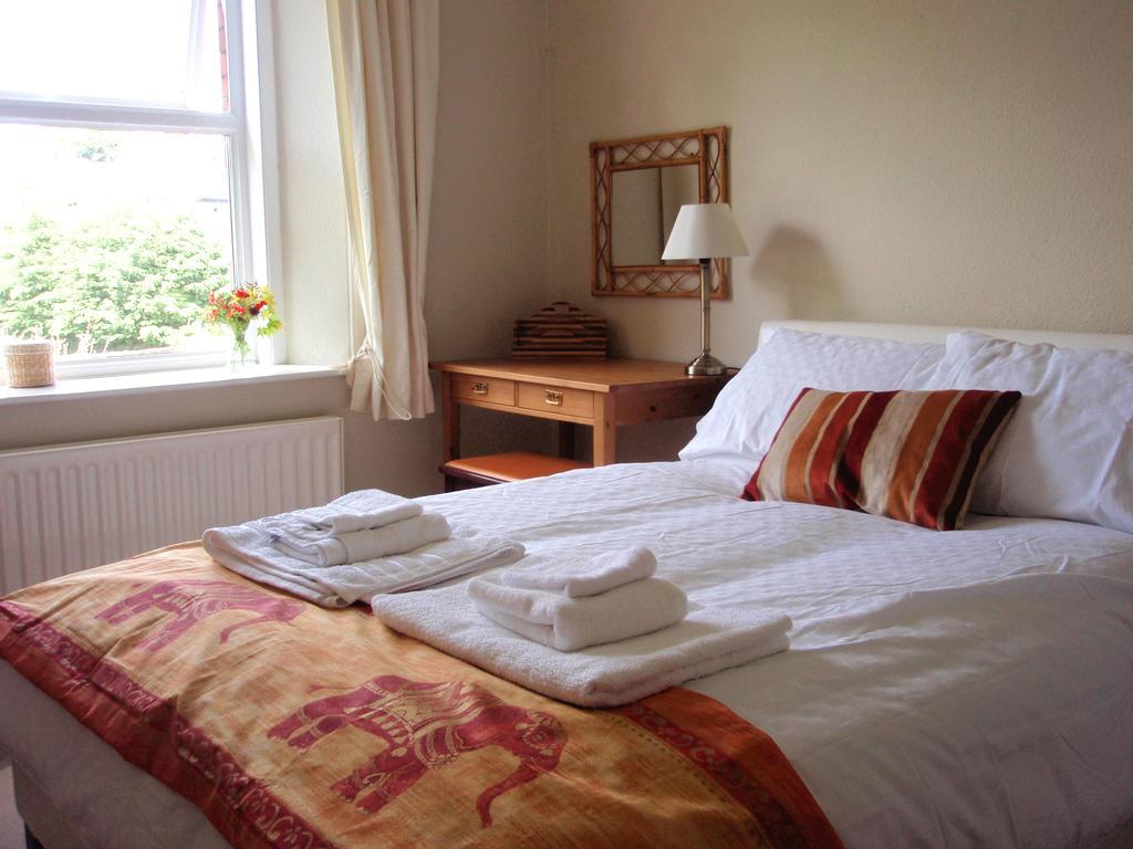 Weston House Bed & Breakfast Bampton  Room photo