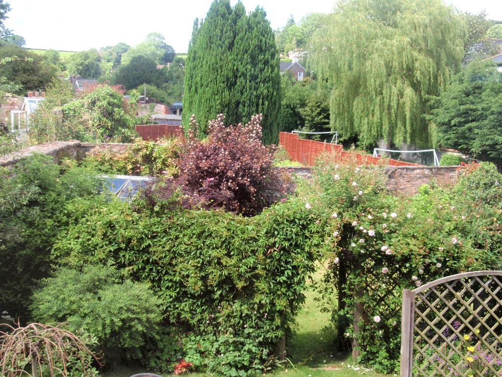 Weston House Bed & Breakfast Bampton  Room photo