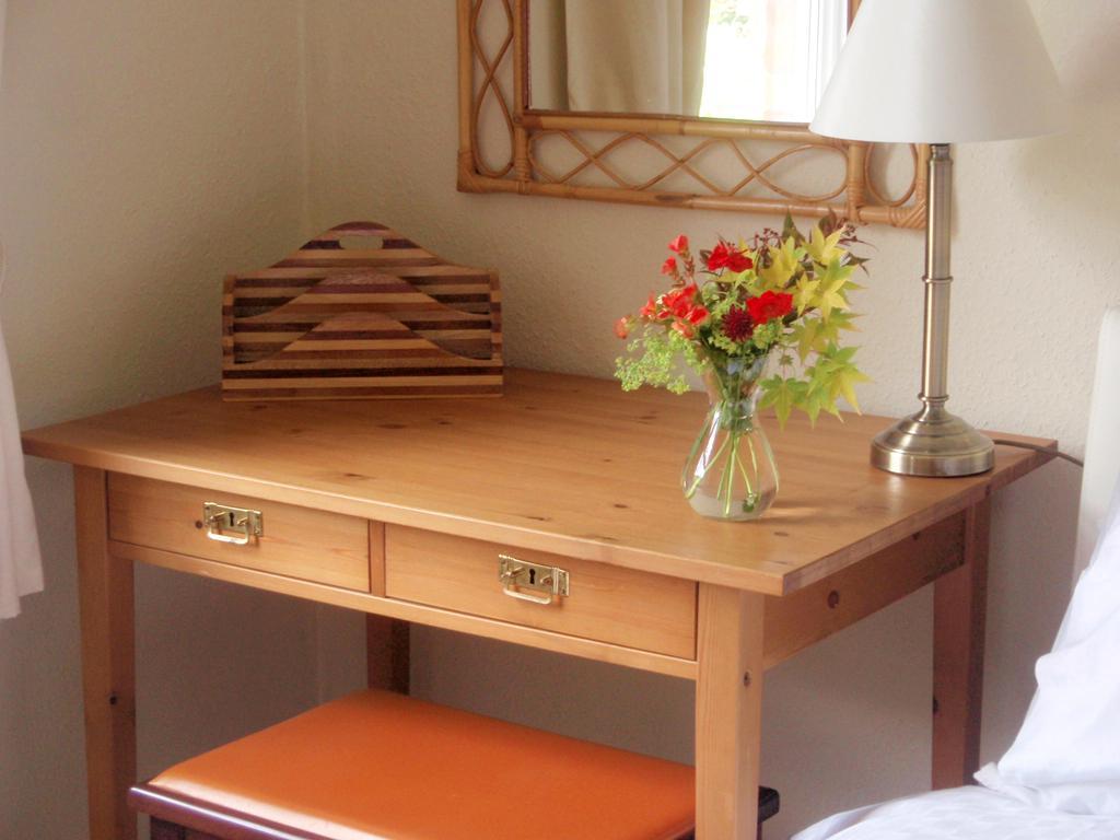Weston House Bed & Breakfast Bampton  Room photo
