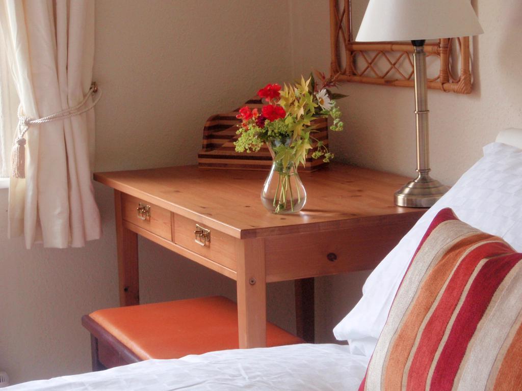 Weston House Bed & Breakfast Bampton  Room photo