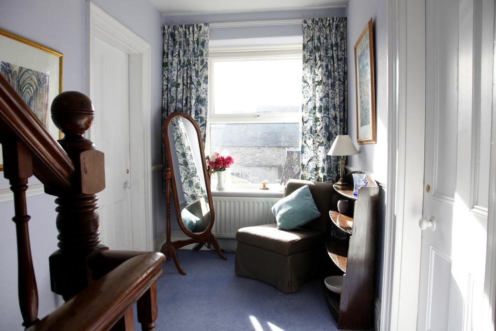Weston House Bed & Breakfast Bampton  Exterior photo